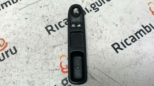Pulsantiera Alzacristalli Sinistra Peugeot 207