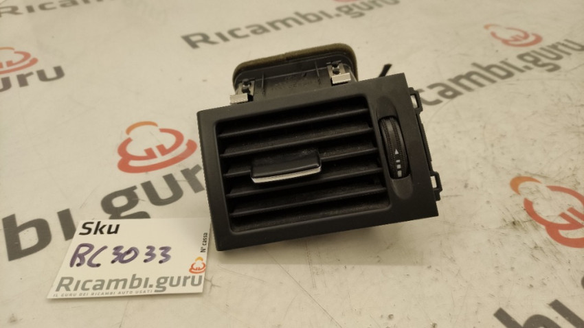 Bocchette Aria Mercedes Classe C W204 Bocchetta D'aria Per Benz Classe C W204 C180 C200 220 230 260 280 300 350 2007-2011 Copertura Della Griglia Di Ventilazione AC Rotonda Presa Aria Condizionata(Black - 13