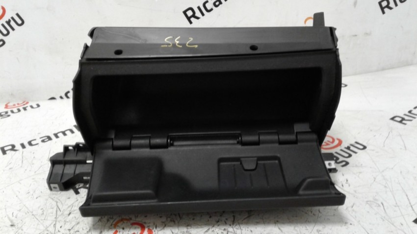 Cassettino portaoggetti per Plancia Alfa Romeo Giulietta - Linea Originale Cassettino portaoggetti per Plancia Alfa Romeo Giulietta - Linea Originale