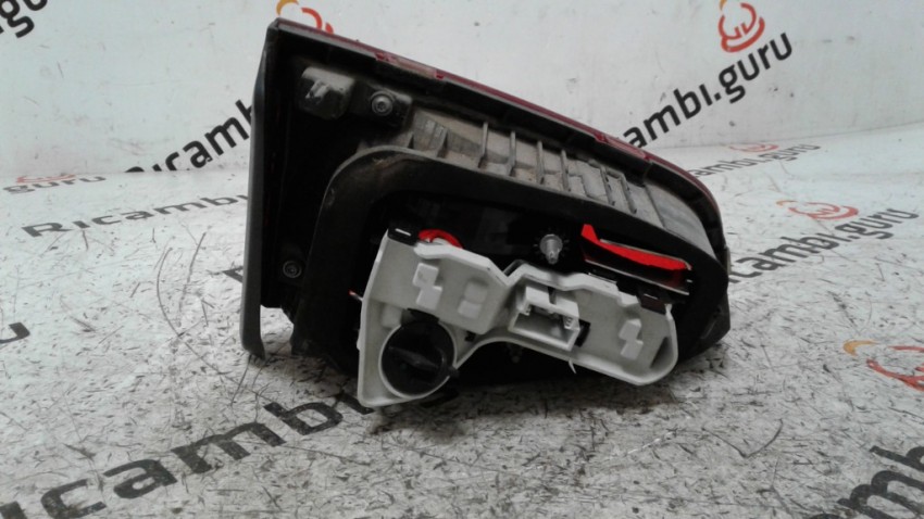 Fanale Posteriore Destro Equal Quality GP0713 - Con Portalampada