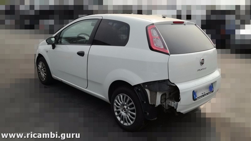 Fiat punto 2012 робот