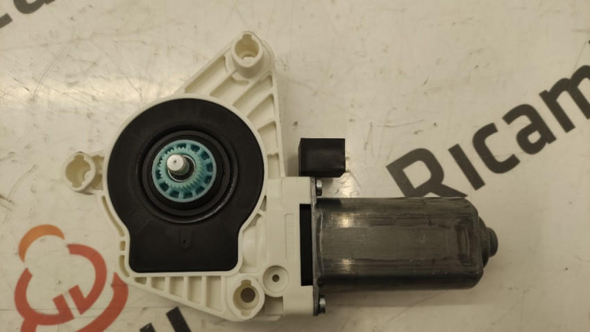 Alu Relingträger VDP Rio 120 Für Für VW Passat Variant B7 10-'14 Alu Relingträger VDP Rio 120 Für Für VW Passat Variant B7 10-'14