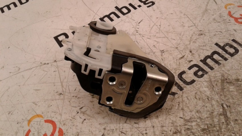 Attuatore Serratura Posteriore Destra Per Toyota Yaris I (P1) 99-05 - Ricambio OE 69130-52010