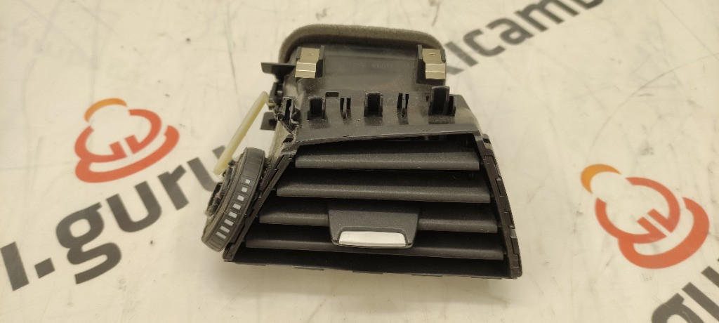 Bocchetta aria Destra Bmw serie 1