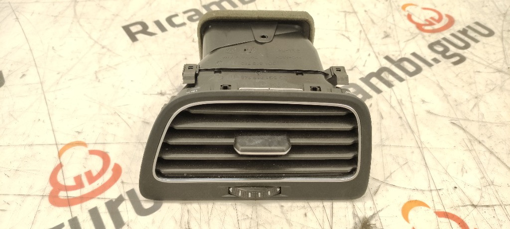 Bocchetta aria Destra Volkswagen golf 7