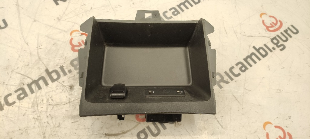 Vano Portaoggetti con USB Renault kadjar
