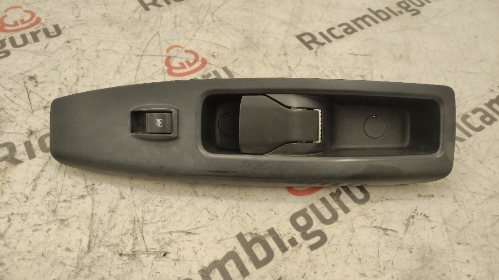 Pulsantiera Alzacristallo Destra Fiat doblo