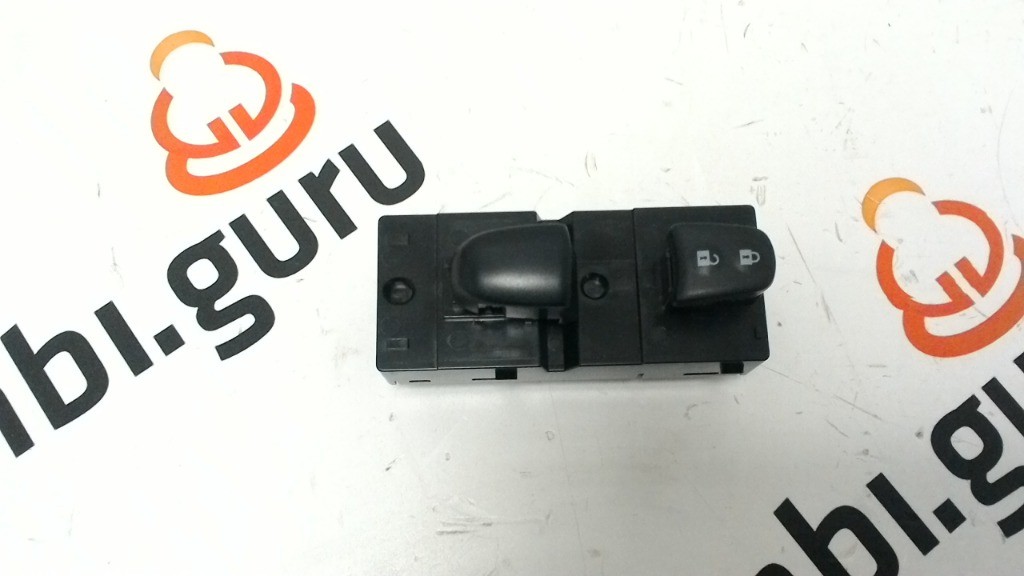Pulsantiera Alzacristallo Anteriore Destra Nissan juke